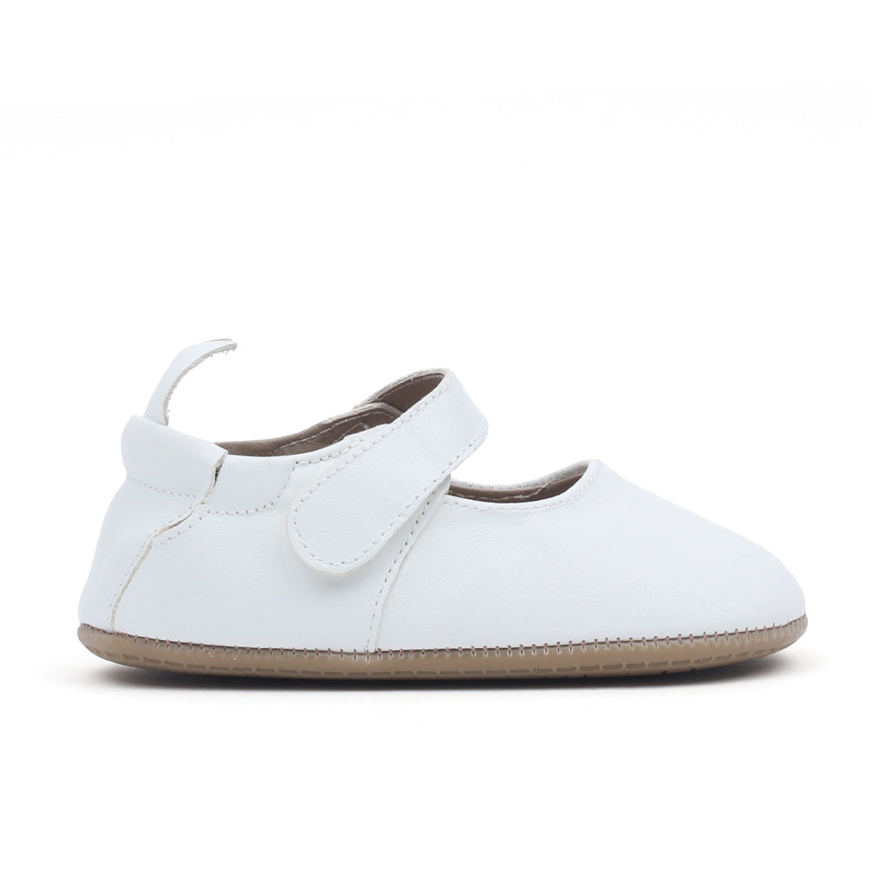 Miniwiz New Wiz Petit First Walkers Shoes (White)