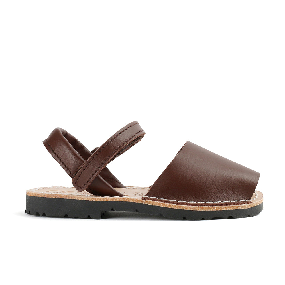 Cienta Kids Menorquina Sandals (Brown)